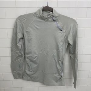 Stretchy under layer jacket.